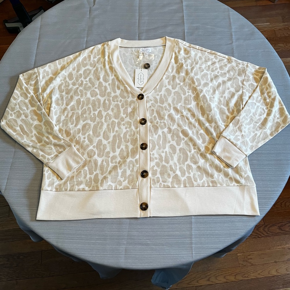 NWT Mud Pie Cream Tan Leopard‎ Animal Print Lightweight Cardigan Sweater - Picture 2 of 6